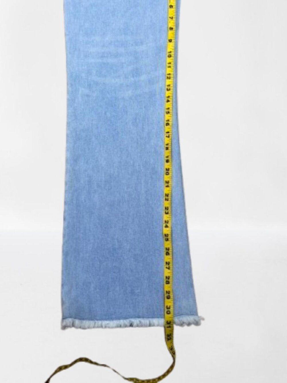 Alice+Olivia High Rise Bootcut Jeans Raw Hem Size 28 x 31" Light Blue - Picture 10 of 10